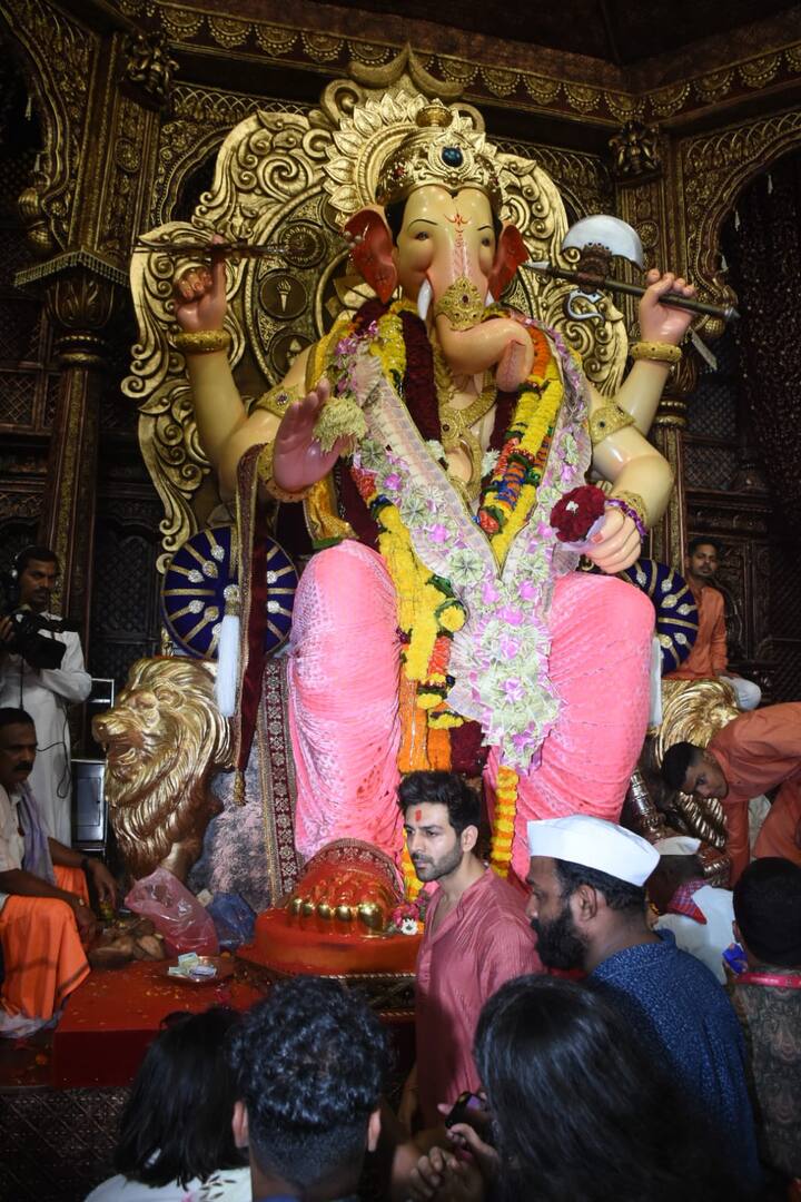 The actor also shared a picture of his visit on his Instagram for his followers.