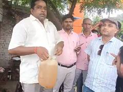 कुशीनगर में दुकान तोड़ने पहुंचा बुलडोजर तो पार्षद ने की आत्मदाह की कोशिश, मचा हड़कंप