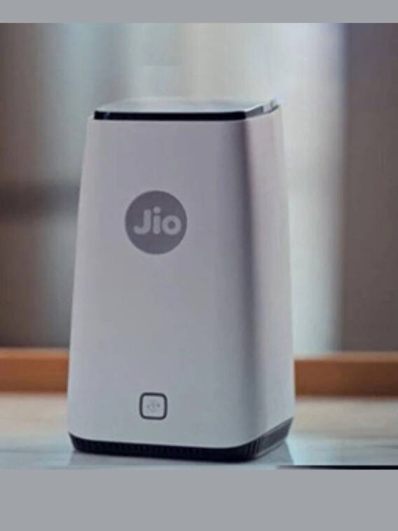 बिना तारों के इंटरनेट देने वाले Jio AirFiber की कीमत इतनी है