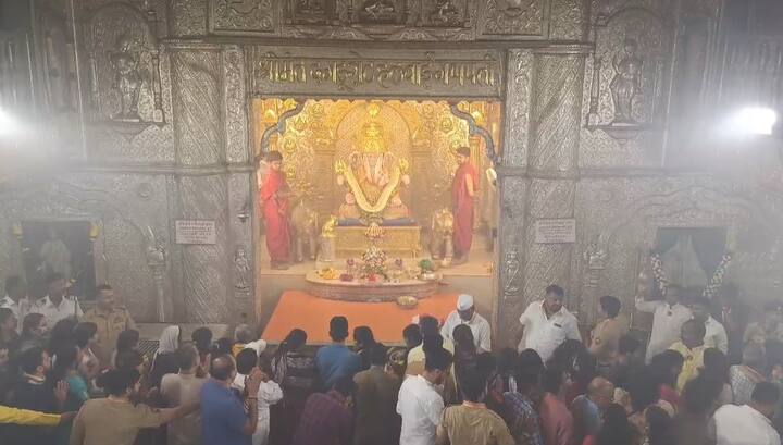 श्रीमंत दगडूशेठ हलवाई गणपती मंदिरात भक्तीमय वातावरण झालं आहे.