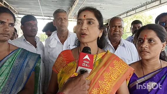Khanapur MLA Rekha Naik | కాంగ్రెస్ పార్టీలో చేరికపై సంచలన వ్యాఖ్యలు చేసిన ఎమ్మెల్యే రేఖా నాయక్ |