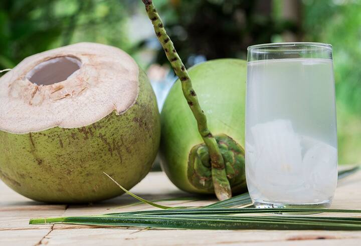 Advantages and disadvantages of drinking coconut water Coconut Water : ਨਾਰੀਅਲ ਪਾਣੀ ਪੀਣ ਵਾਲੇ ਹੋ ਜਾਣ ਸਾਵਧਾਨ, ਬਦਲਦੇ ਮੌਸਮ 'ਚ ਜਾਣੋ ਇਸਦੇ ਨੁਕਸਾਨ