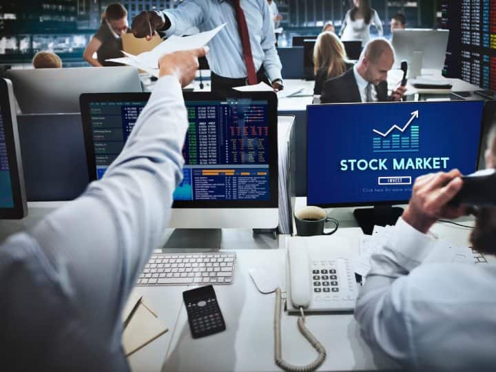 Multibagger Stock Share over 2 rupees made a millionaire gave huge returns to investors Multibagger Stock: ढाई रुपये के शेयर ने बनाया करोड़पति, निवेशकों को दिया छप्परफाड़ रिटर्न 