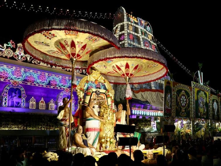Tirumala Venkateshwara swamy Salakatla Brahmotsavalu second day Tirumala News: సాల‌క‌ట్ల బ్రహ్మోత్సవాల్లో రెండో రోజు హంస వాహనంపై శ్రీవారు