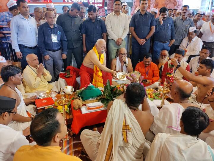 यामध्ये लहानांपासून थोरांपर्यंत गणेश भक्त उपस्थित होते.