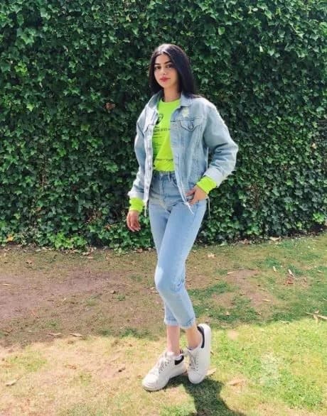 With every update, she reaffirms her status as a true fashion icon, setting the bar high for all fashion enthusiasts. (All Image: @khushi05k/instagram.)