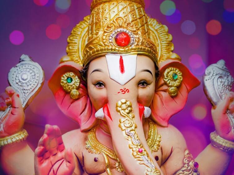 Ganesh Chaturthi 2023 Wishes ganesh chaturthi marathi news Ganesh Chaturthi 2023 Wishes: गणपती माझा नाचत आला! गणेश चतुर्थीच्या दिवशी तुमच्या प्रियजनांना पाठवा या अप्रतिम शुभेच्छा