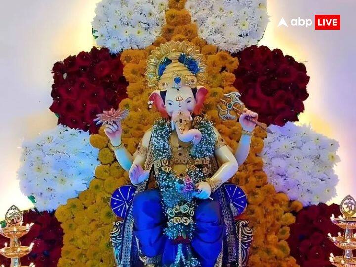 पीला रंग आप गणेश जी की पूजा में इस्तेमाल कर सकते . पीला रंग सुख-समृद्धि का प्रतीक है. इससे घर में खुशहाली आती है. पीले रंग के कपड़े का इस्तेमाल जरुर करें. पीले रंग के फूलों का इस्तेमाल करें.