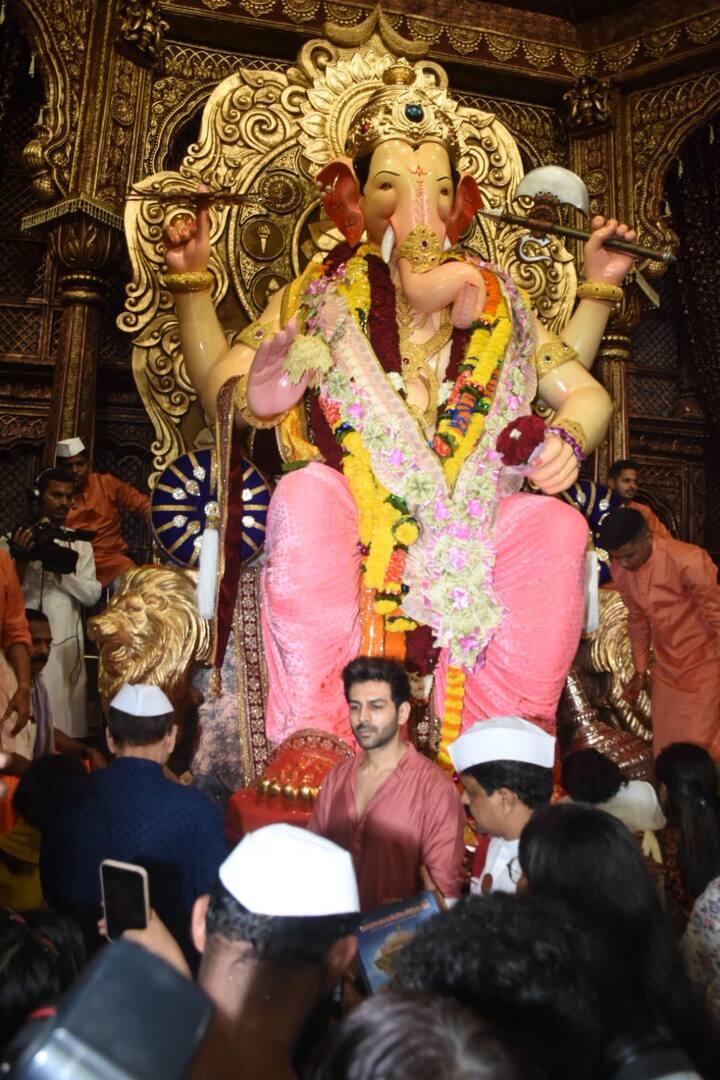 The actor also follows a tradition of taking blessings of Bappa at Siddhivinayak on day one of his film releases.