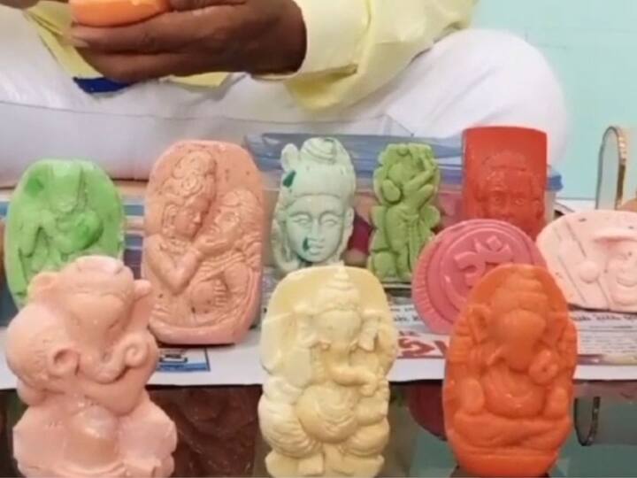 आतापर्यंत त्यांनी गणपती, शिव पार्वती, राधाकृष्ण, तिरुपती बालाजी, साईबाबा यासह गौतम बौद्ध, छत्रपती शिवाजी महाराज, अण्णाभाऊ साठे, माँ जिजाऊ, अहिल्याबाई होळकर आदि महापुरुषांच्या मुर्त्या साबणावर साकारल्या आहेत. तर 40 हुन अधिक मुर्त्या तयार केल्याचे पेटेकर यांनी सांगितले.
