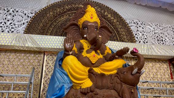 Chocolate Vinayakudu In Vizag RK Beach: అందర్నీ ఆకట్టుకుంటున్న చాక్లెట్ విఘ్నేశుడు