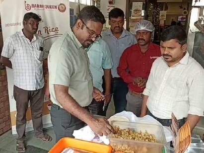 182 kg of substandard chicken kept in 33 hotels in Salem city seized TNN Food Safety Raid: சேலம் மாநகரில் 33 ஹோட்டல்களில் தரமற்ற முறையில் 182 கிலோ சிக்கன் பறிமுதல்