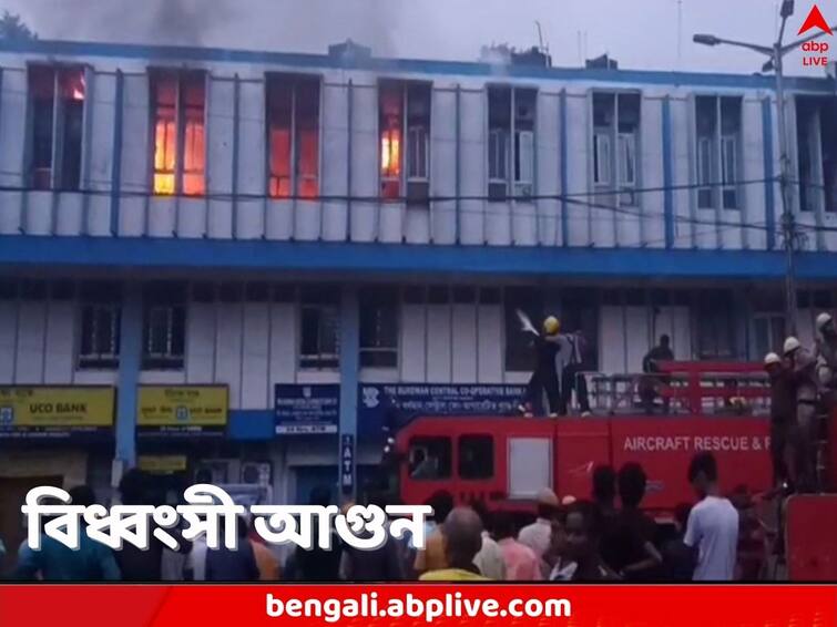 Paschim Bardhaman Durgapur fire in city centre fire engines on the spot Durgapur Fire: পুড়ে ছাই উন্নয়ন পর্ষদ দফতরের নথি, গভীর রাতে বিধ্বংসী আগুন দুর্গাপুর সিটি সেন্টারে