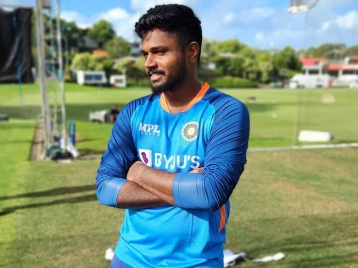 IND vs AUS ODI Series 2023 Sanju Samson Cryptic Post On Social Media After Not Getting Place ODI Series Against Australia IND vs AUS: संजू सैमसन ने मुस्कुराते हुए जाहिर की निराशा? सोशल मीडिया पर इमोजी के जरिए दिया रिएक्शन