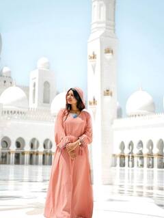 Actress Ivana: கனவு நாயகி இவானா துபாய் சுற்றுப்பயணம் - லேட்டஸ் கிளிக்ஸ்