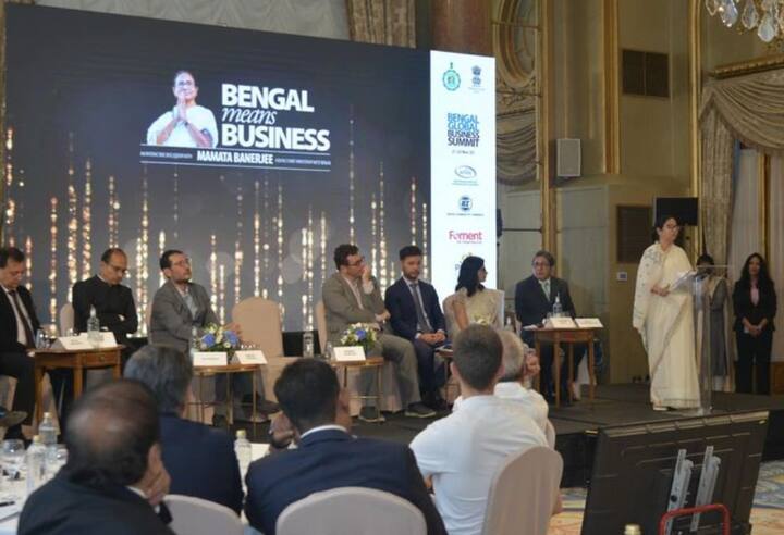'বাংলা মানে ব্য়বসা, বেঙ্গল মানে আতিথেয়তা', বার্সেলোনার বিশেষ বাণিজ্যিক সম্মেলন থেকে এটাই মূল বার্তা ছিল পশ্চিমবঙ্গের মুখ্যমন্ত্রী মমতা বন্দ্যোপাধ্যায়ের।