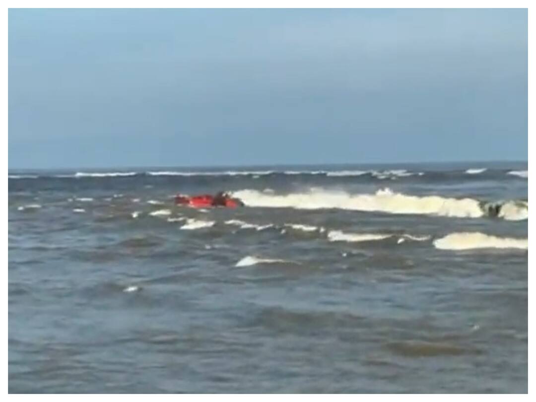 3 Of 8 Fishermen Missing After Boat Capsizes At Odisha's Paradip Port, Rescue Ops Underway Odisha Paradip Port Boat Capsize Fishermen Missing Rescue Operation 3 Of 8 Fishermen Missing After Boat Capsizes At Odisha's Paradip Port, Rescue Ops Underway