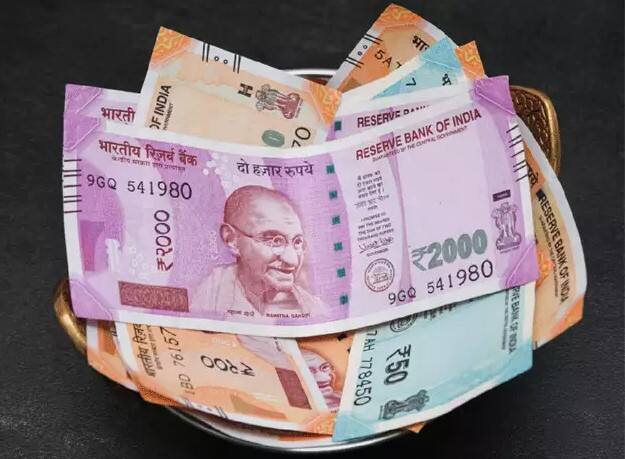 આ માટે, એપ પર જાઓ અને વેબસાઇટની જેમ, તમે તમારો UAN નંબર અને પાસવર્ડ દાખલ કરીને તમારા PF એકાઉન્ટ વિશે માહિતી મેળવી શકો છો. આ એપ પર ગયા બાદ સૌથી પહેલા તમારે મેમ્બર પર ક્લિક કરવાનું રહેશે.