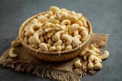 Dry fruits: ਜੇਕਰ ਤੁਸੀਂ ਵੀ ਲੋੜ ਤੋਂ ਵੱਧ ਖਾਂਦੇ ਹੋ ਡ੍ਰਾਈ ਫਰੂਟਸ, ਤਾਂ ਜਾਣ ਲਓ ਇਸ ਦੇ ਨੁਕਸਾਨ, ਸਿਹਤ 'ਤੇ ਪੈਂਦਾ ਬੂਰਾ ਅਸਰ