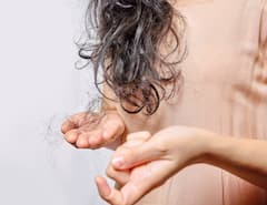 Hair Care Tips : प्रसूतीनंतर केस गळतीनं हैराण? मग टेन्शन सोडा, 'हे' उपाय करा