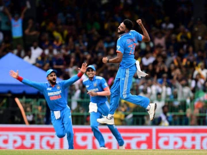 Mohammed Siraj Becomes The Number 1 Ranked ODI Bowler Jump 8 Spots In The Latest Ranking Mohammed Siraj: मोहम्मद सिराज वनडे में नंबर एक गेंदबाज बने, फाइनल की परफॉर्मेंस से हुआ सीधे 8 स्थान का फायदा