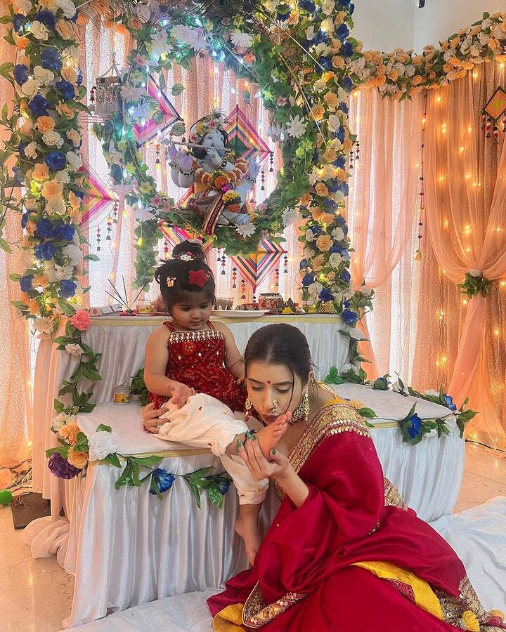 Charu shared some adorable clicks with her daughter