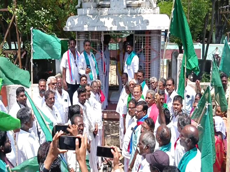 Mayiladuthurai district farmers continue protest in cauvery water TNN டெல்டாவில் கருகும் பயிர்கள்; காவிரி தண்ணீருக்காக மயிலாடுதுறையில் விவசாயிகள் தொடர் முழக்க போராட்டம்