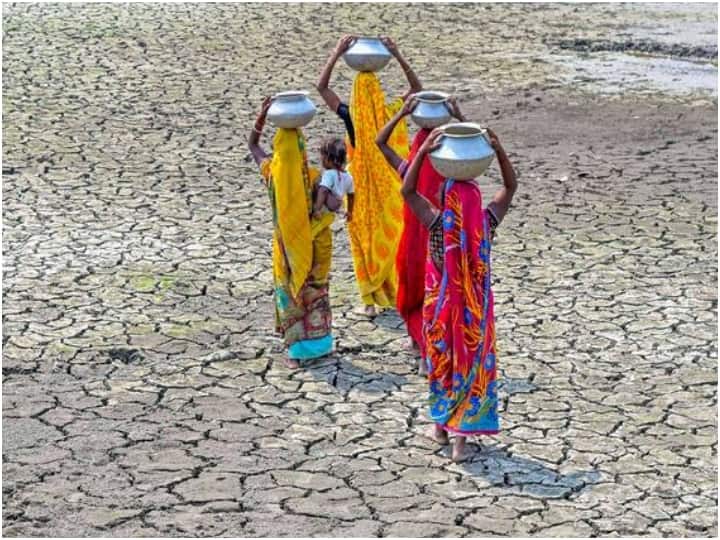 maharashtra several districts facing drought like condition due to lack of rain during monsoon Maharashtra: मानसून ने दिखाई बेरुखी! अल्पवर्षा के चलते महाराष्ट्र के इन जिलों में सूखे जैसे हालात, टैंकर से पहुंचा पानी