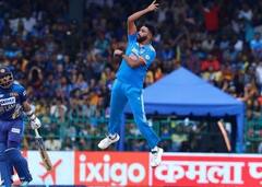 Mohammed Siraj: লঙ্কাবধে একাধিক রেকর্ড ঝুলিতে, বোলারদের সিংহাসনে সিরাজ, ফিরে দেখা তাঁর ওয়ান ডে রেকর্ড