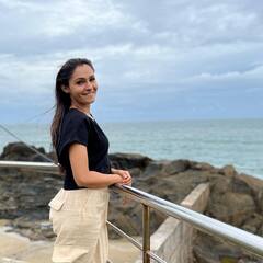 Andrea Jeremiah Photos : யாழ்ப்பாணம் நல்லூர் கந்தசுவாமி கோயிலில் ஆண்ட்ரியா ஜெரேமியா!