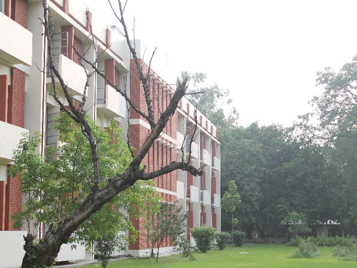 IIT Kanpur, eMasters in Public Policy