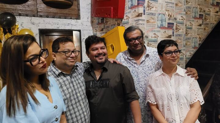 এষা দেওল তখতানি অভিনীত এই স্বল্প দৈর্ঘ্যের ছবি মুক্তি পায় ২০২১ সালে।