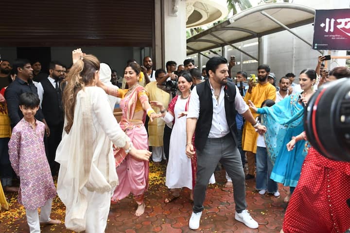 Shilpa looked beautiful in a light pink Maharashtrian saree.e