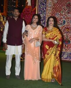 Ganesh Chaturthi 2023: મુકેશ અંબાણીના ઘરે ગણપતિ બાપ્પાના દર્શન માટે પહોંચી Hema Malini