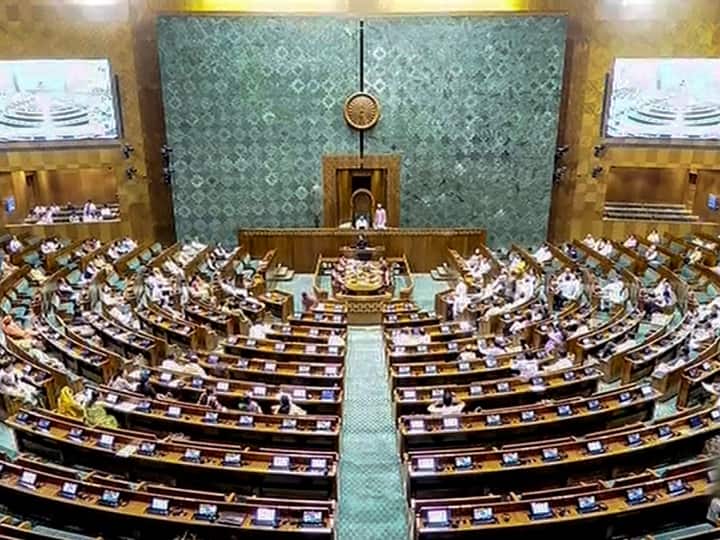 Lok Sabha Winter Session: அமளியில் ஈடுபட்ட பி.எஸ்.பி எம்.பி; குளிர்கால கூட்டத் தொடரின் முதல் அமர்வை ஒத்திவைத்த சபாநாயகர்