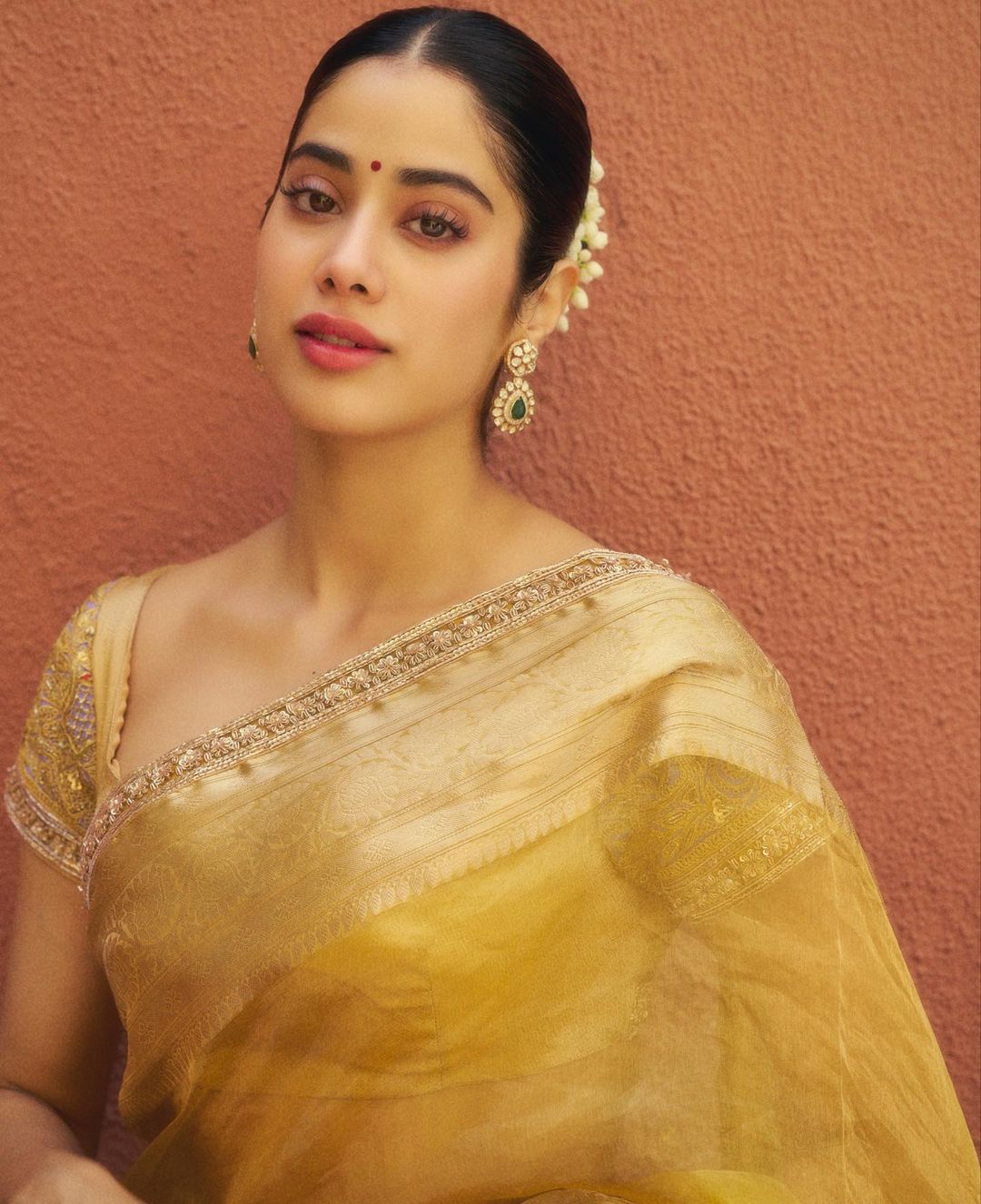 Janhvi Kapoor Exudes Grace In A Yellow Saree For Ganesh Chaturthi  Celebrations