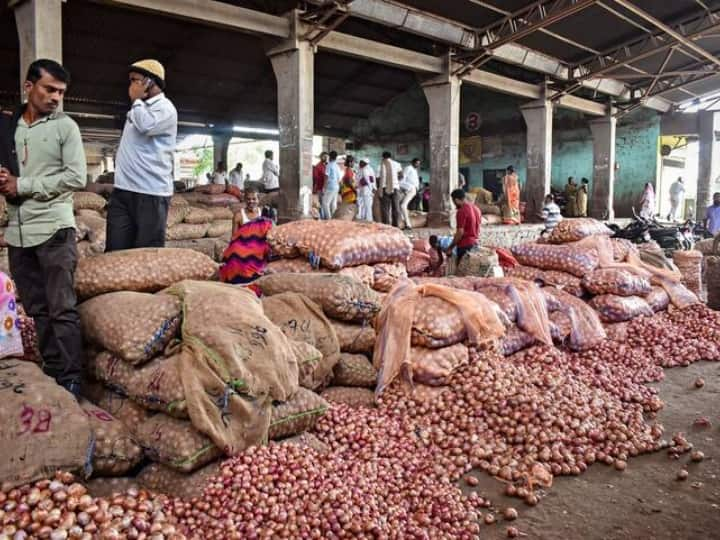 Maharashtra Onion traders are on indefinite strike from today prices may will increase in entire country Maharashtra News: महाराष्ट्र के प्याज व्यापारी आज से अनिश्चितकालीन हड़ताल पर, पूरे देश में पड़ेगा इस बंदी का असर