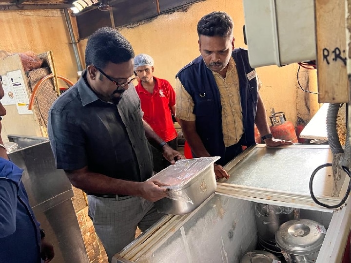 Food Safety Raid: சேலத்தில் 2வது நாளாக பிரபல ஹோட்டல்களில் உணவு பாதுகாப்பு துறை அதிகாரிகள் அதிரடி சோதனை - 200 கிலோ சிக்கன் அழிப்பு