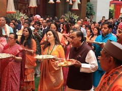 Ganesh Chaturthi 2023: মুকেশ আম্বানির বাড়িতে গণপতির আরাধনা, হাজির সিনেমা-খেলা-রাজনৈতিক জগতের তারকারা