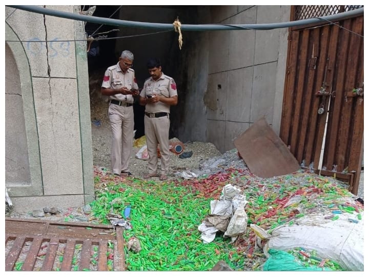 Delhi News Blast in lighter factory in Bawana area of Delhi, 6 people injured, 2 killed Delhi News: दिल्ली के बवाना इंडस्ट्रियल एरिया में लाइटर फैक्ट्री में ब्लास्ट, दो की मौत, चार अन्य घायल