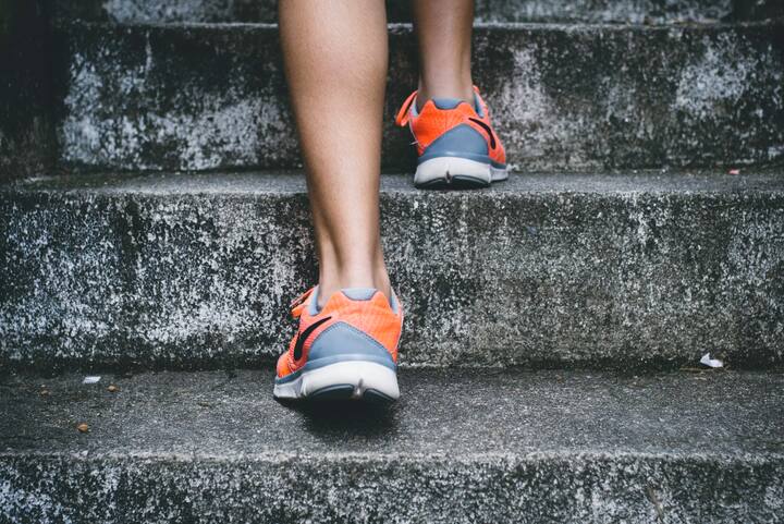 व्यायामामुळे शरीर निरोगी राहते. अनेकदा आजारातून सावरण्यासाठी किंवा आजारांपासून बचाव करण्यासाठी व्यायाम अत्यंत फायदेशीर ठरतो.