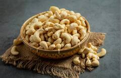 रोज-रोज काजू,पिस्ता, बादाम खाना भी हो सकता है नुकसानदायक, जानें सेहत पर ड्राई फ्रूट्स का असर