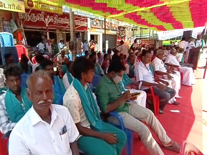 டெல்டாவில் கருகும் பயிர்கள்; காவிரி தண்ணீருக்காக மயிலாடுதுறையில் விவசாயிகள் தொடர் முழக்க போராட்டம்