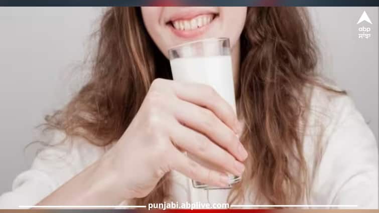 Milk is not only for children but also very important for women, these 5 benefits of drinking it daily Milk Benefits : ਦੁੱਧ ਸਿਰਫ ਬੱਚਿਆਂ ਲਈ ਹੀ ਨਹੀਂ ਸਗੋਂ ਔਰਤਾਂ ਲਈ ਵੀ ਬਹੁਤ ਜ਼ਰੂਰੀ, ਰੋਜ਼ਾਨਾ ਇਸ ਨੂੰ ਪੀਣ ਨਾਲ ਮਿਲਦੇ ਇਹ 5 ਫਾਇਦੇ