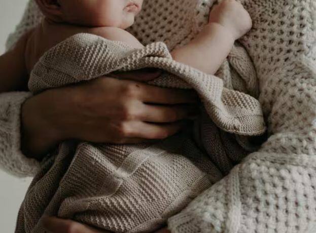 The family welcomed a girl with not one or two but 26 fingers, even the family members were surprised by this miracle. Trending News : ਇੱਕ-ਦੋ ਨਹੀਂ ਸਗੋਂ 26 ਉਂਗਲਿਆਂ ਵਾਲੀ ਬੱਚੀ ਦਾ ਪਰਿਵਾਰ ਨੇ ਕੀਤਾ ਸਵਾਗਤ ਕੀਤਾ, ਇਸ ਚਮਤਕਾਰ ਤੋਂ ਪਰਿਵਾਰ ਵਾਲੇ ਵੀ ਰਹਿ ਗਏ ਹੈਰਾਨ