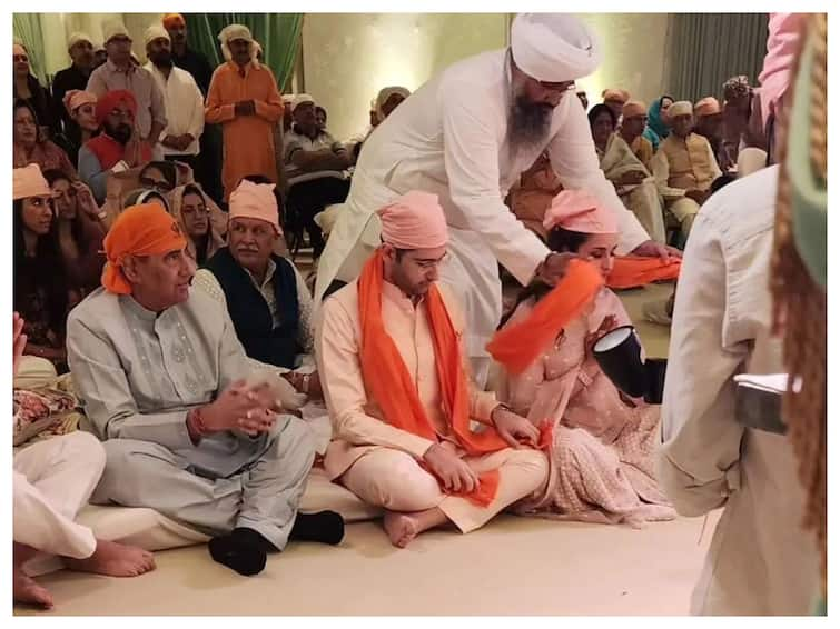 Parineeti-Raghav Wedding Picture Of Couple Seeking Blessings In Gurudwara Goes Viral Ahead Of The Wedding