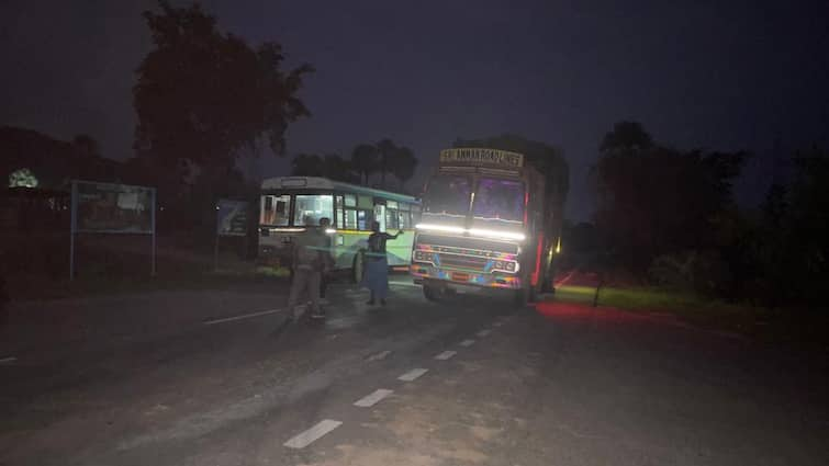 Chhattisgarh: Fear of Naxalites! National Highway closed from Konta to Bhadrachalam at night, police of three states are monitoring ann Chhattisgarh: नक्सलियों का खौफ! रात के वक्त कोंटा से भद्राचलम तक नेशनल हाईवे बंद, तीन राज्यों की पुलिस कर रही निगरानी