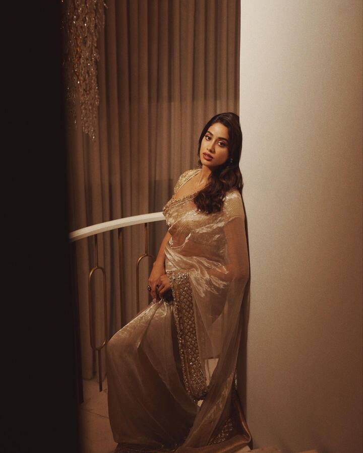 జాన్వీ కపూర్ అందమైన ఫోటోలు. Image credit: Janhvi Kapoor/Instagram