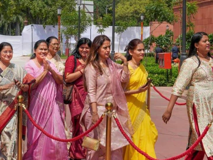 महिला रिजर्वेशन बिल की बड़ी बातें क्या हैं, पारित हो गया तो कैसे बदल जाएगा संसद और विधानसभाओं का गणित? main points of the Women Reservation 2023 Bill how it will change the mathematics of Parliament and Assemblies seats महिला रिजर्वेशन बिल की बड़ी बातें क्या हैं, पारित हो गया तो कैसे बदल जाएगा संसद और विधानसभाओं का गणित?