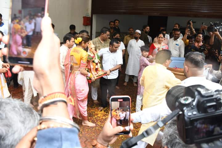 She completed her look with gajra and traditional nose pin.